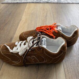 NEW Tan Suede Shoes with Different Shoe Laces Women 40